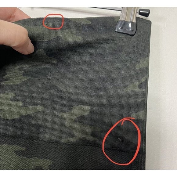 Spanx Look At Me Now Seamless Leggings Green Camo Size L Tummy Control - Picture 12 of 12